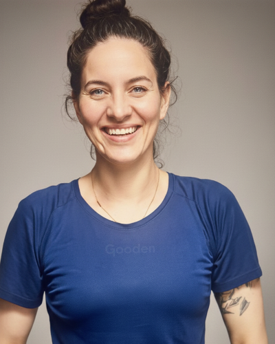 Jasmin, Gründerin von GOODEN – innovatives Startup für nachhaltige, plastikfreie Sportswear für Frauen im Gym und Kraftsport.