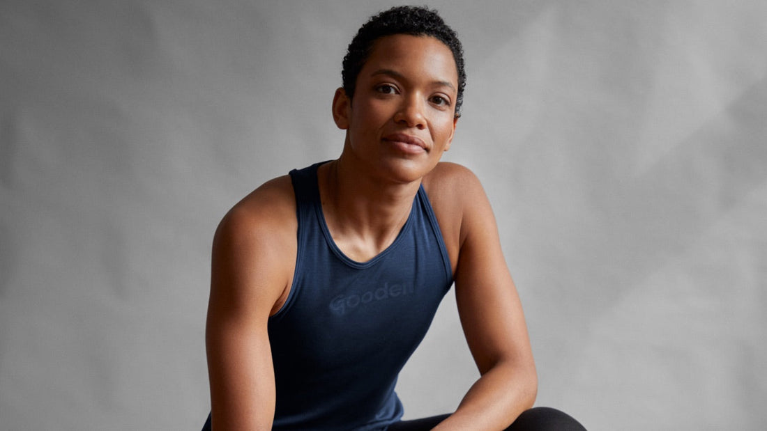 Woman in a GOODEN Sportswear T-shirt out of Tencel and Seacell.